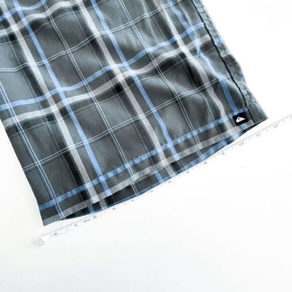 Quiksilver Gray and Blue Plaid Men's Flat Front Shorts - Picture 7 of 10